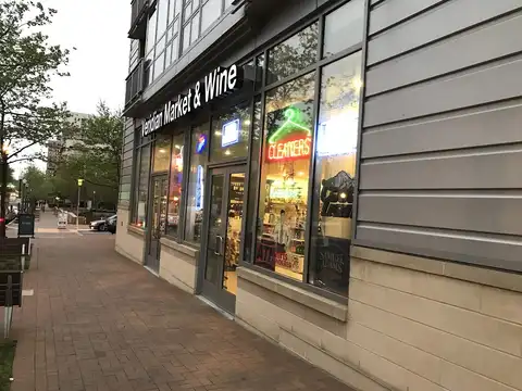 Veridian Market & Wine in Silver Spring