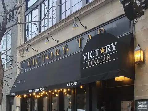 Victory Tap South Loop in Chicago