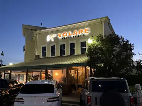 Volare Wixom in Wixom