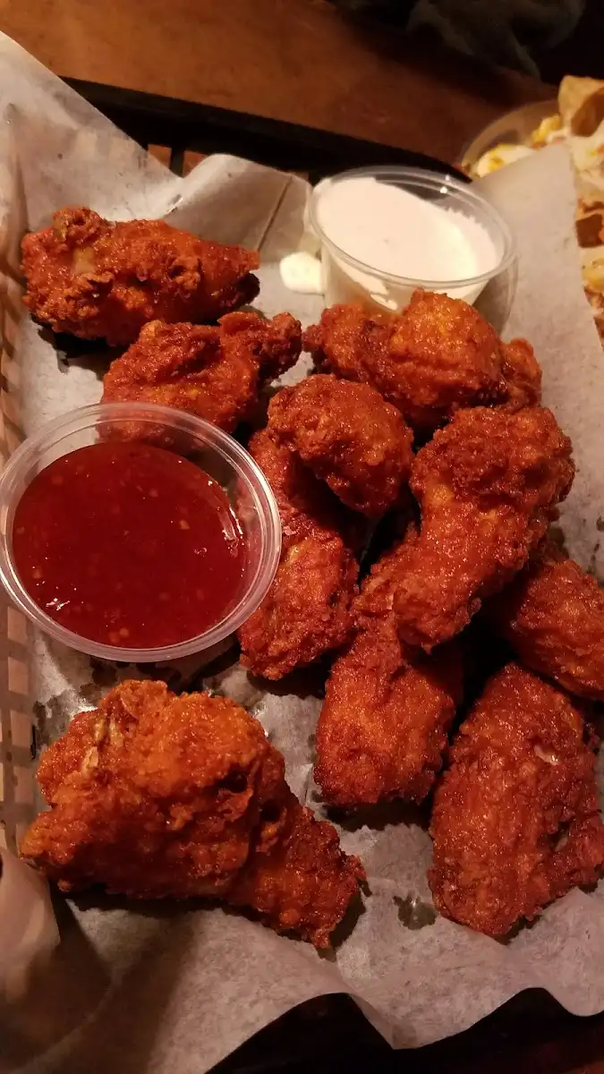 Wig & Pen Pizza Pub - Iowa City – photo 3