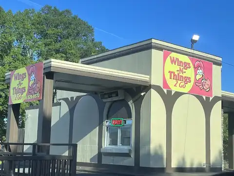 Wings N Things 2 Go in Dalton