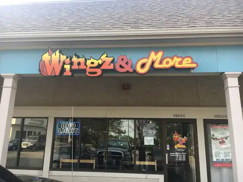 Wingz & More in Grandview