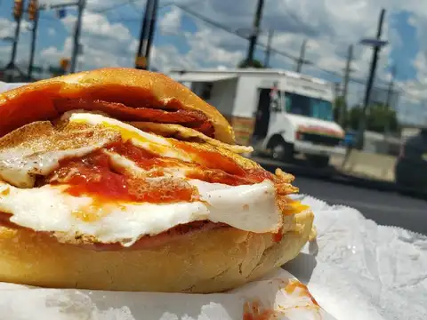 Yankees Lunch Truck in Newark