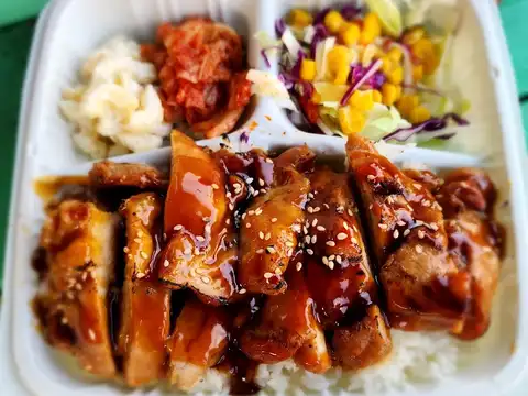 Yellow Kitchen in Waipahu
